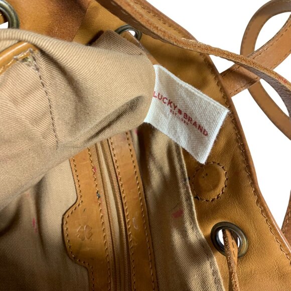 Vintage FOSSIL Camel Tan Leather Drawstring Bucket Shoulder Bag Tassel Charm - Picture 13 of 16